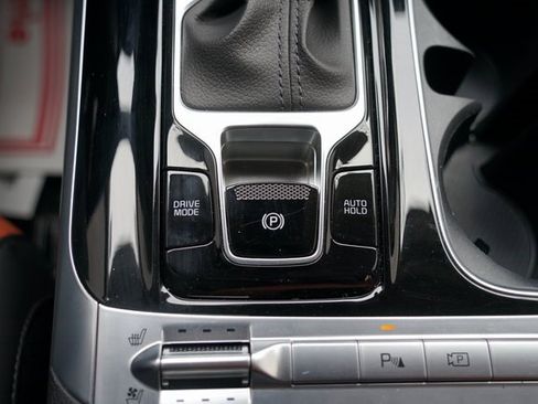 Used 2024 Kia Carnival SX image 19