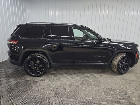 Used 2023 Jeep Grand Cherokee Limited w/ Black Appearance Package image 2