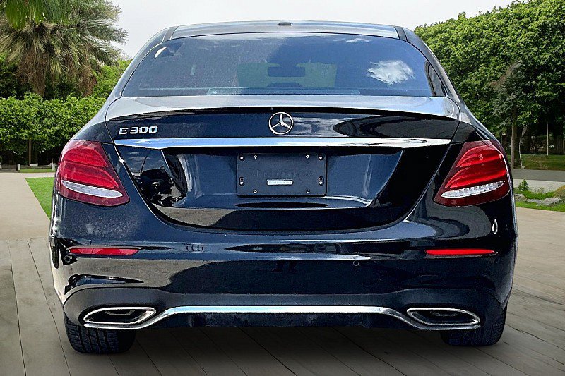 Used 2017 Mercedes-Benz E 300 image 3