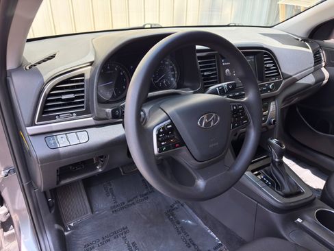 Used 2018 Hyundai Elantra SEL FWD image 12