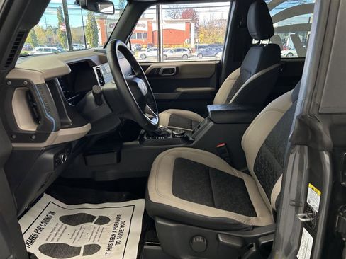 Used 2022 Ford Bronco Wildtrak image 12