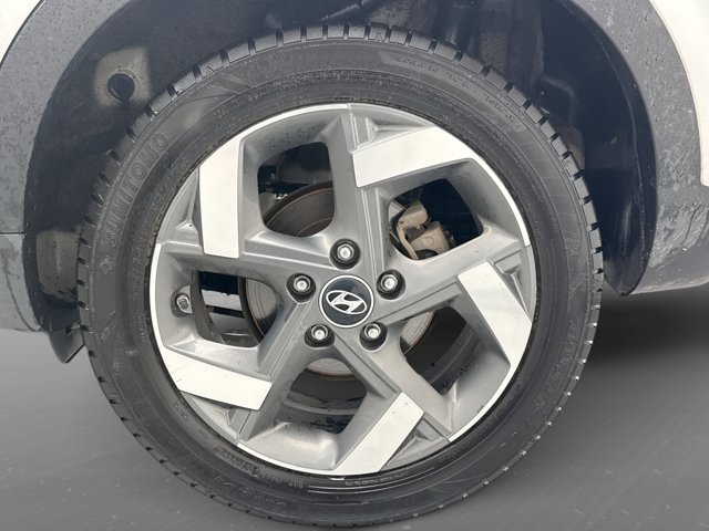 Used 2025 Hyundai Venue SEL FWD image 11