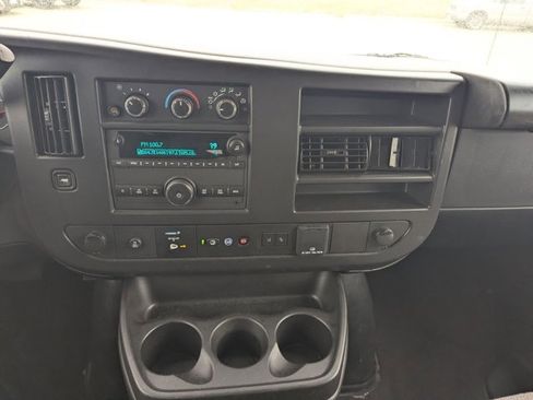 Used 2025 Chevrolet Express 3500 LT w/ LT Preferred Equipment Group image 13