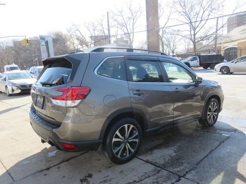 Used 2021 Subaru Forester Limited image 4