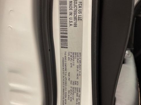 Certified 2025 Dodge Durango R/T image 36