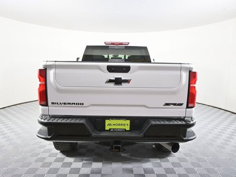 Used 2025 Chevrolet Silverado 2500 ZR2 w/ Technology Package image 5