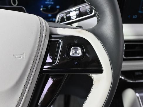 New 2026 Lincoln Aviator AWD image 33