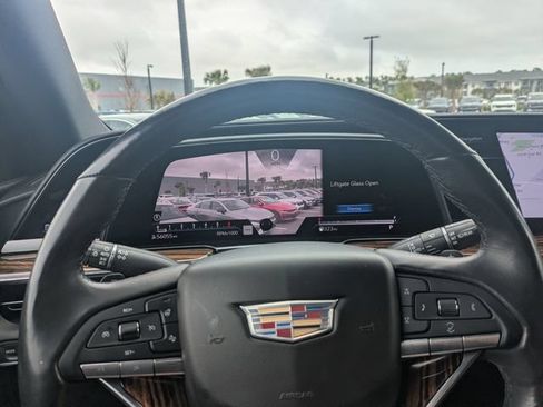 Used 2021 Cadillac Escalade Luxury RWD image 27