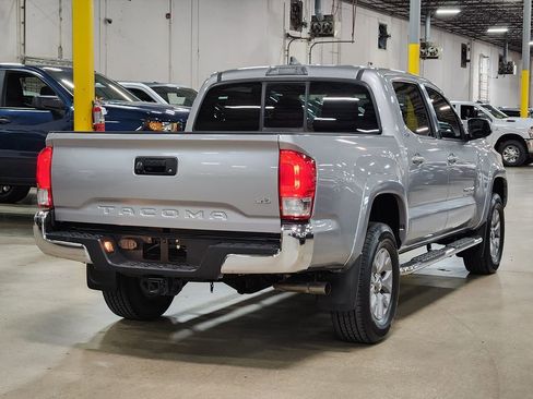 Used 2017 Toyota Tacoma SR5 image 8