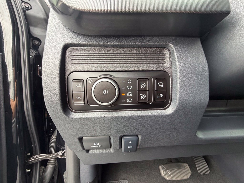 Used 2026 Ford F450 Platinum AWD/4WD image 3