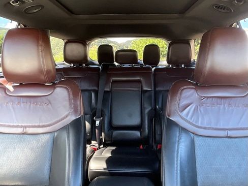 Used 2021 Ford Explorer Platinum w/ Equipment Group 601A AWD/4WD image 39