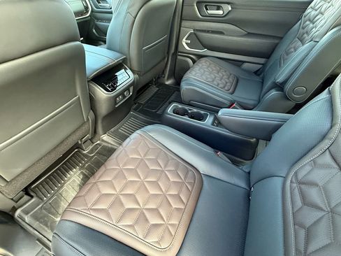 New 2025 Nissan Armada Platinum Reserve image 25