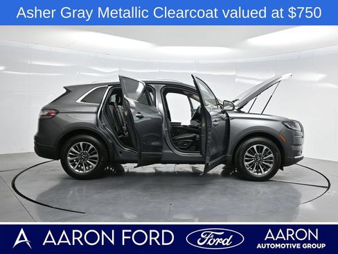 Used 2023 Lincoln Nautilus FWD w/ Premium Package image 3