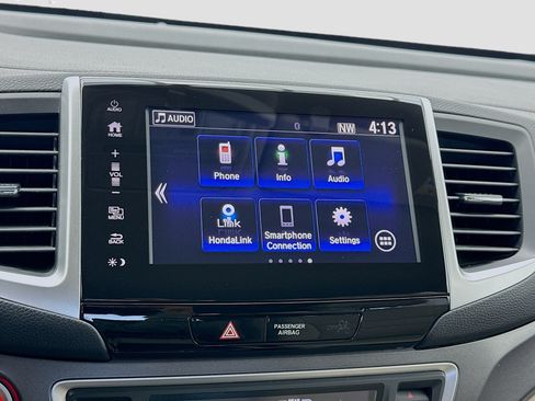 Used 2017 Honda Pilot EX image 9