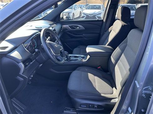 Used 2024 Chevrolet Traverse LT image 23