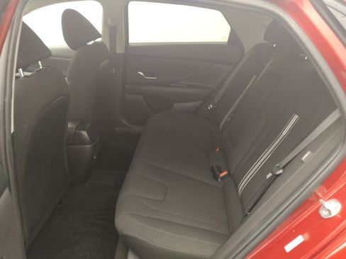 Used 2024 Hyundai Elantra SEL w/ Convenience Package FWD image 18