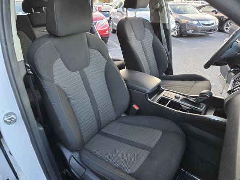 Used 2021 Kia Sorento LX FWD image 19