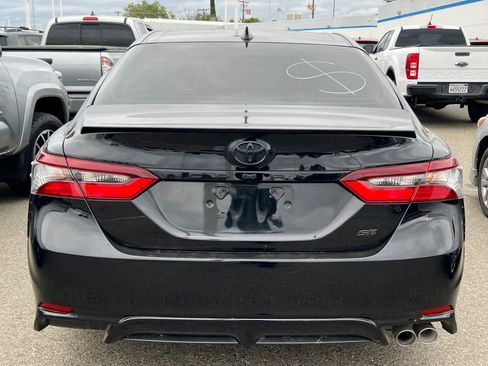 Used 2023 Toyota Camry SE FWD image 5