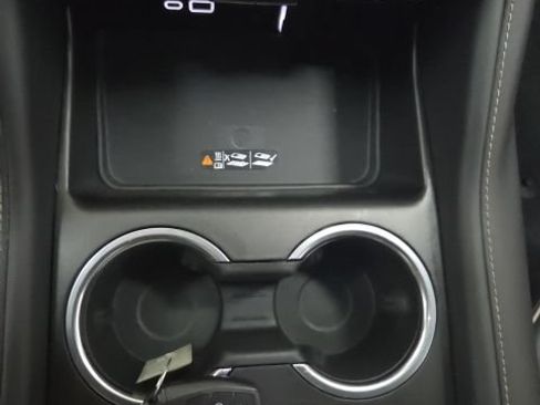 Used 2024 Chevrolet Tahoe Premier AWD/4WD image 16