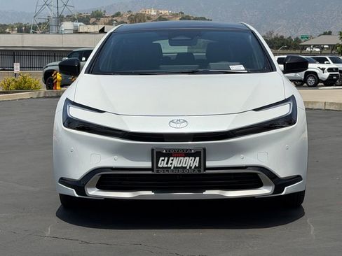 New 2026 Toyota Prius Plug-In Hybrid FWD image 3