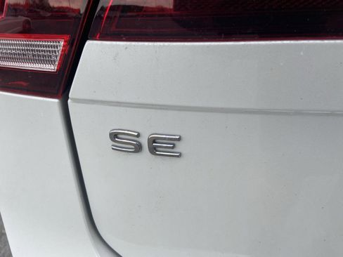 Used 2023 Volkswagen Tiguan SE AWD/4WD image 13