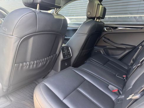 Certified 2026 Porsche Macan image 22