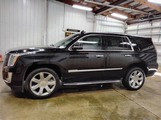 Used 2019 Cadillac Escalade Luxury AWD/4WD image 5