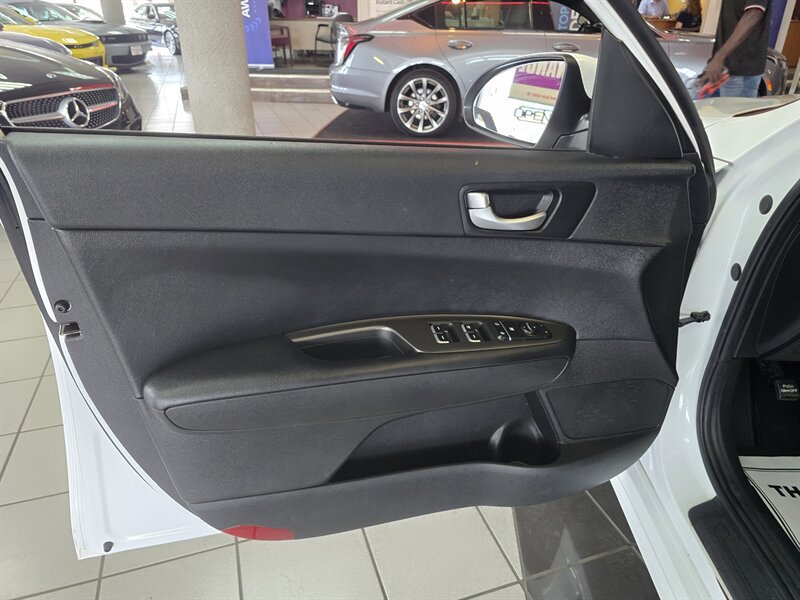 Used 2019 Kia Optima LX FWD image 7