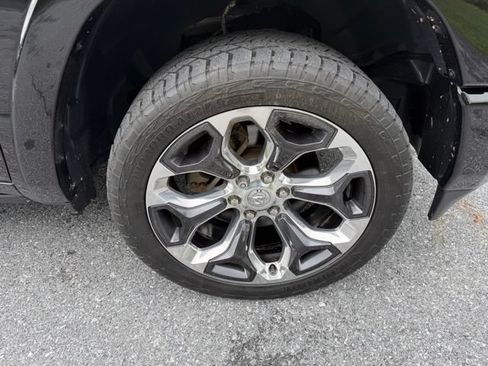 Used 2019 RAM 1500 Limited w/ Advanced Safety Group AWD/4WD image 9