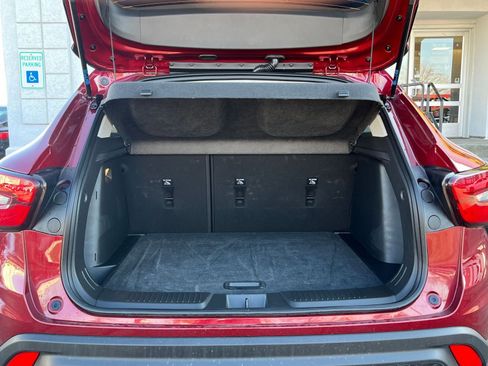 Used 2025 Chevrolet Trax LT image 31
