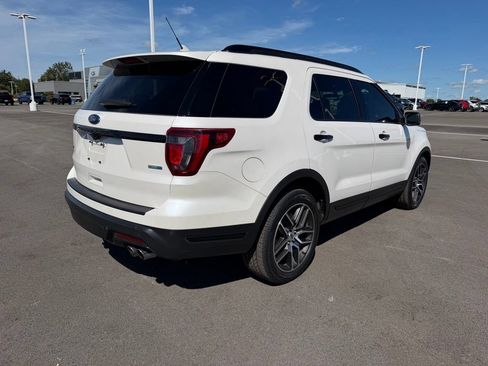 Used 2019 Ford Explorer Sport w/ Equipment Group 401A AWD/4WD image 5