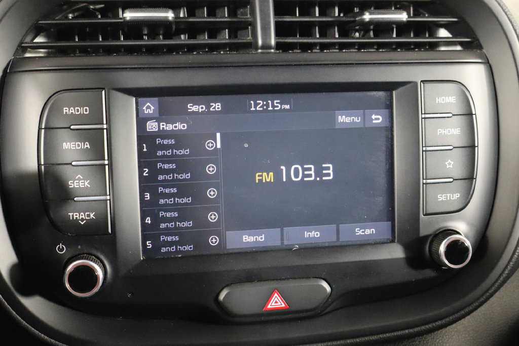 Used 2020 Kia Soul LX FWD image 28