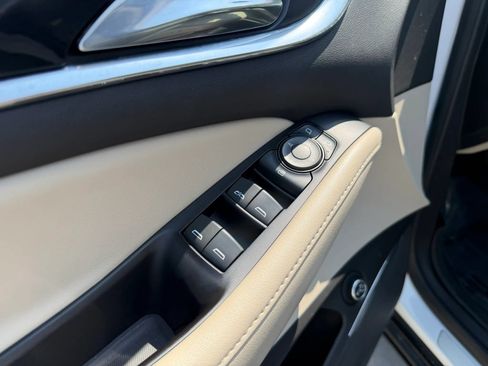Used 2019 Buick Enclave Essence FWD image 14