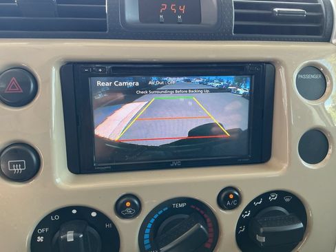 Used 2014 Toyota FJ Cruiser 4WD w/ Convenience Package image 16