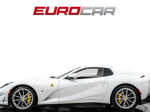 Used 2022 Ferrari 812 GTS RWD image 3