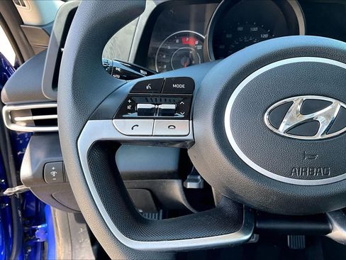 Used 2021 Hyundai Elantra SE FWD image 24