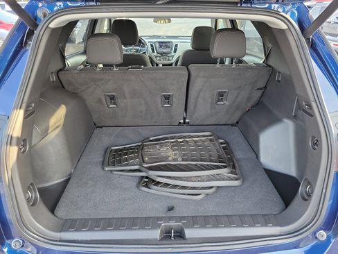 Used 2022 Chevrolet Equinox LT w/ Driver Convenience Package image 11