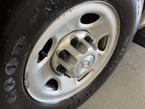 Used 2016 Chevrolet Express 2500 LS image 11