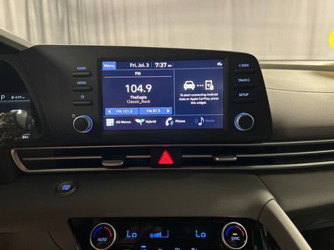 Used 2023 Hyundai Elantra Blue FWD image 15