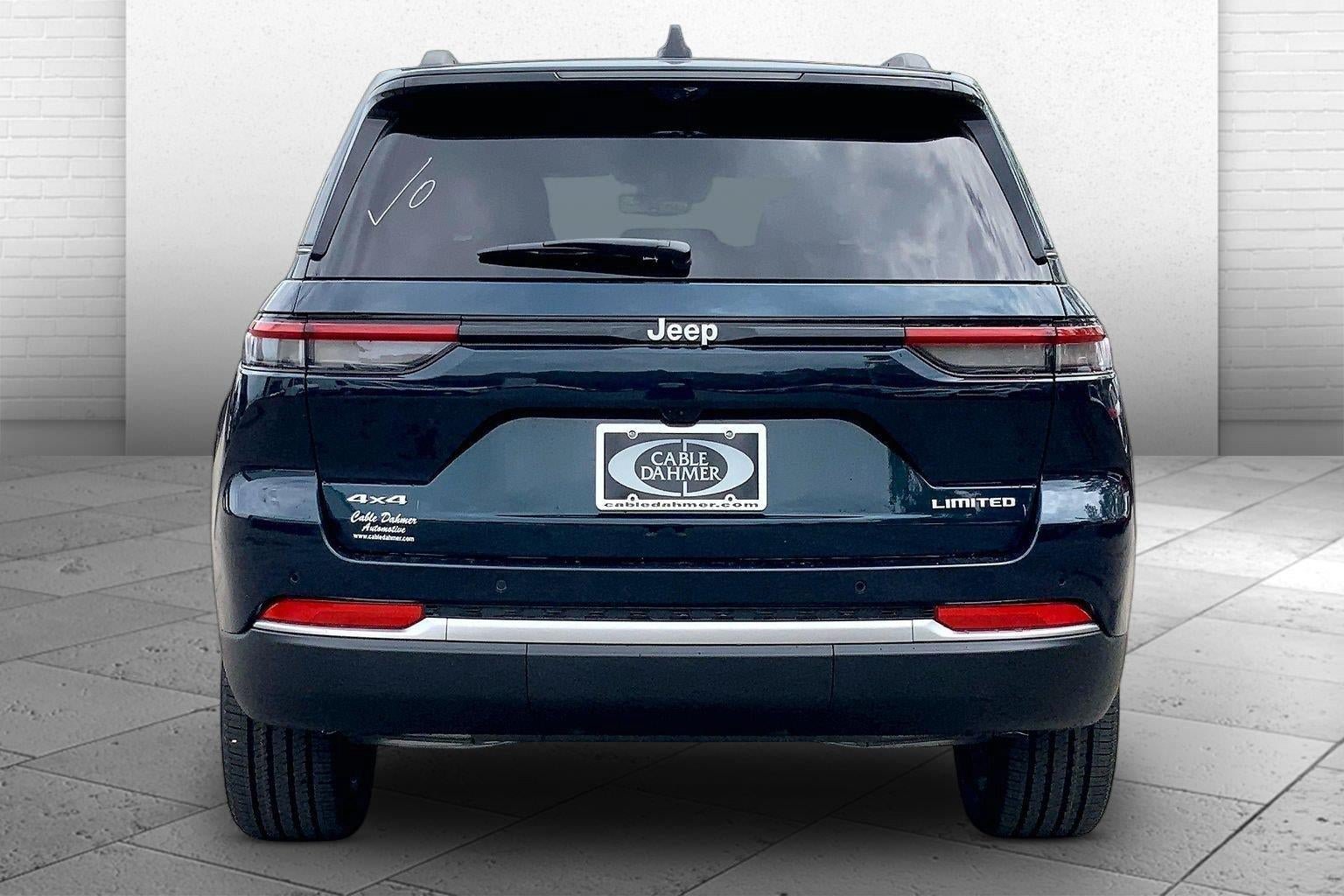 New 2026 Jeep Grand Cherokee Limited w/ Luxury Tech Group II AWD/4WD image 4
