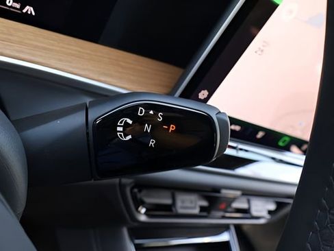 New 2026 Volkswagen Tiguan SEL R-Line AWD/4WD image 25