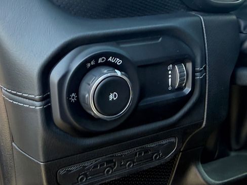 Used 2024 Jeep Wrangler Unlimited Rubicon image 21