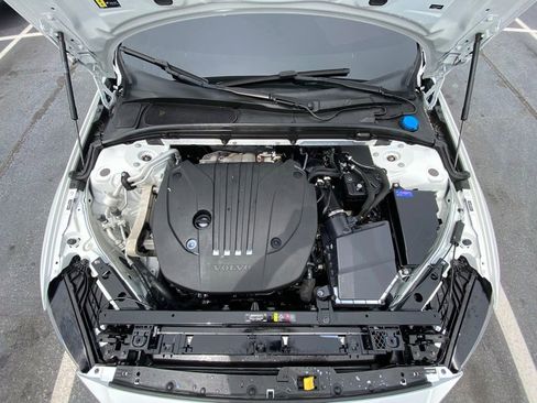 Used 2024 Volvo S60 B5 Plus FWD image 31