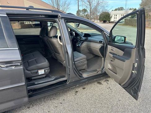Used 2013 Honda Odyssey Touring Elite image 17