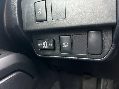 Used 2020 Toyota Tacoma SR w/ SR Convenience Package RWD image 18