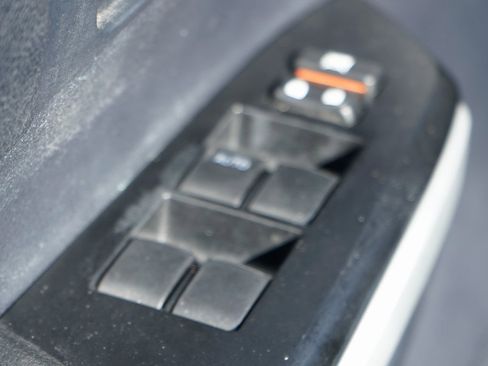 Used 2016 Toyota Tundra SR5 image 16