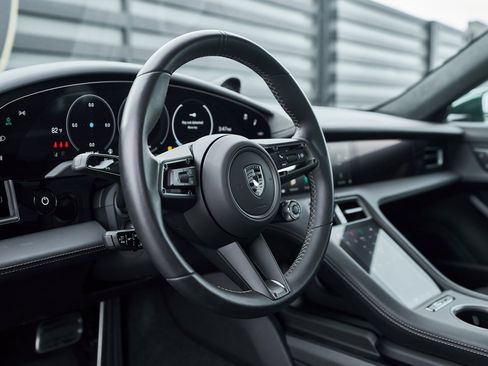 Used 2025 Porsche Taycan Turbo S w/ Premium Package image 40