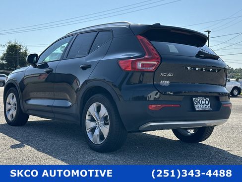 Used 2020 Volvo XC40 T5 Momentum image 3