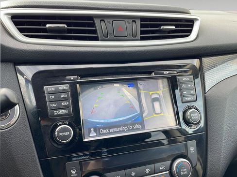 Used 2016 Nissan Rogue SL w/ SL Premium Package image 28