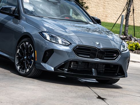 Used 2025 BMW M235i xDrive w/ Premium Package image 5